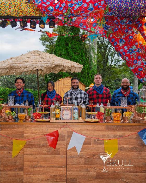 Bar e coquetelaria Skull em evento